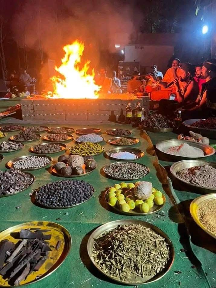 Sacred havan fire with ritual samagri used in Mahakaalaghori black magic removal and vashikaran remedies